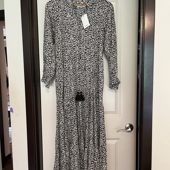 Roma Dresses & Skirts - Roma Black and White Long Sleeve Maxi  Dress